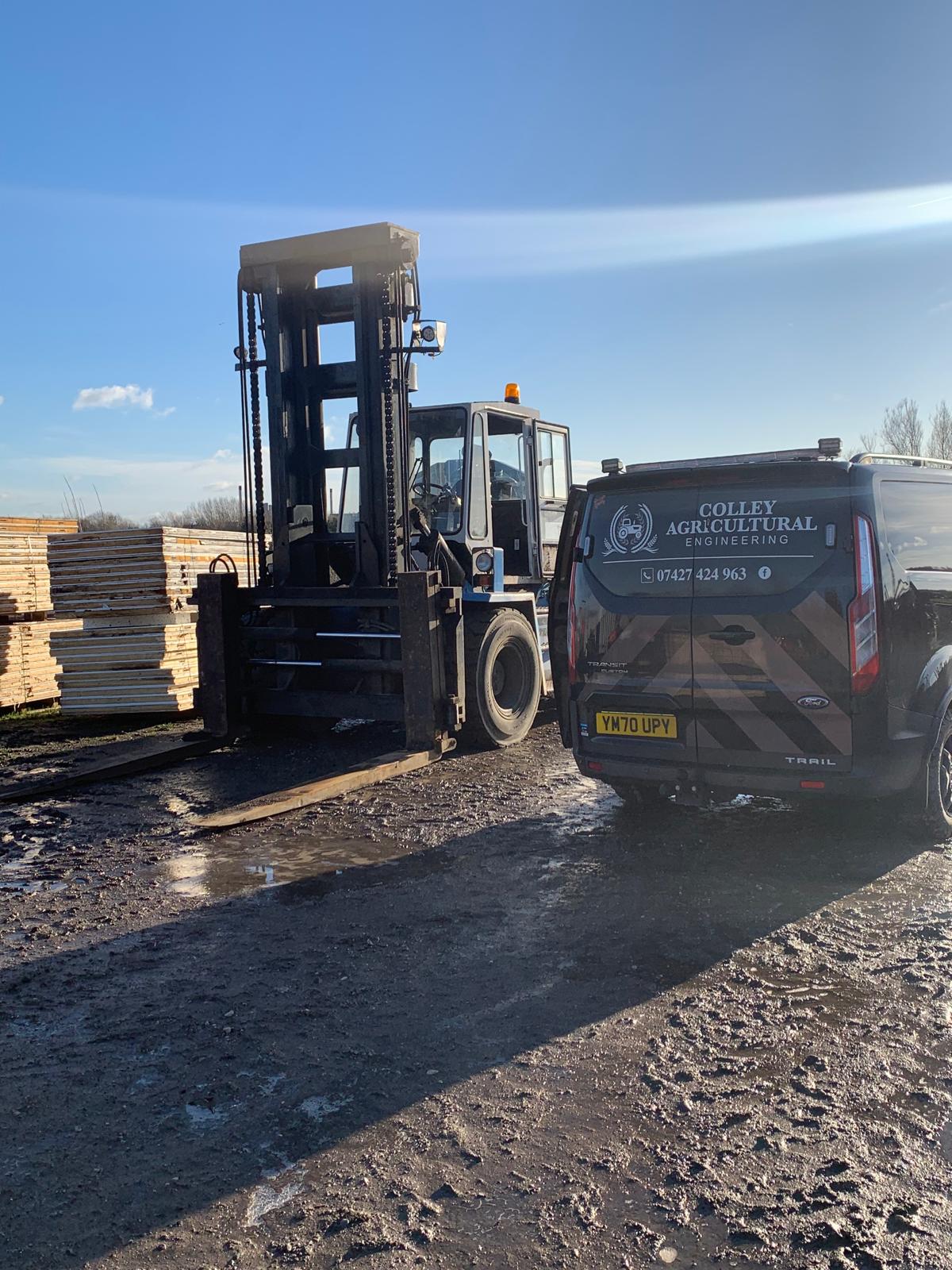 Mobile service with forklift examination